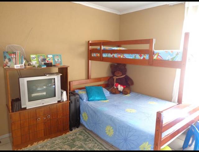 4 BEDROOM HOUSE FOR SALE IN THE ORCHARDS